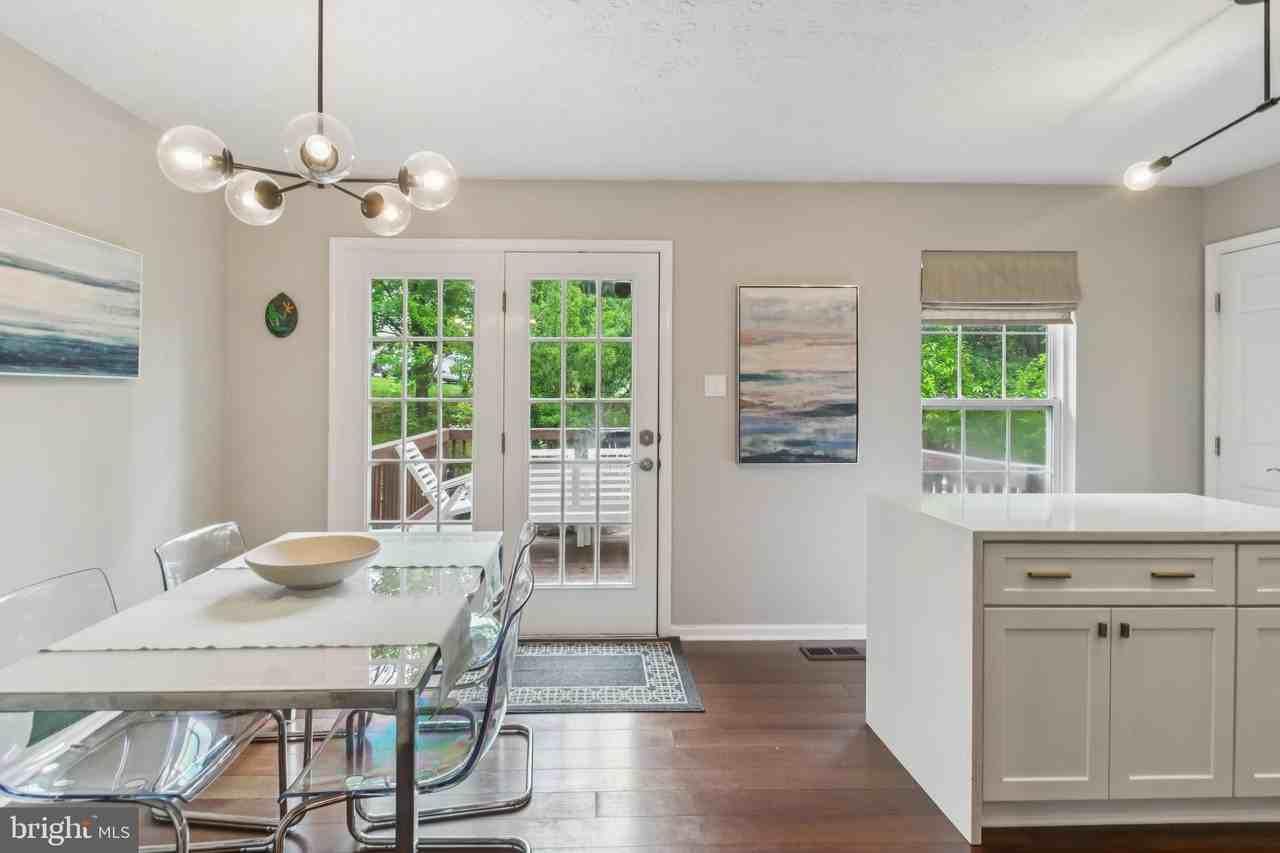 9525 Oakhurst Dr - Photo 3 of 30