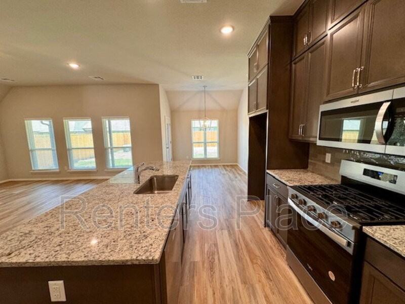 12316 S Maplewood Ave - Photo 2 of 31