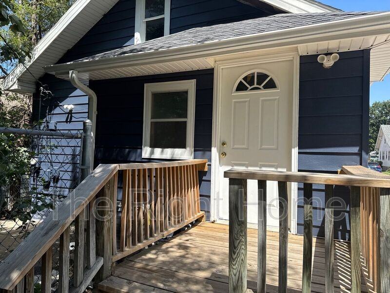 3330 N 59th St - Photo 2 of 16