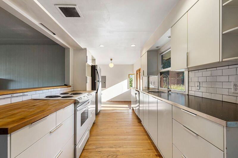 5546 Se Holgate Blvd - Photo 3 of 23