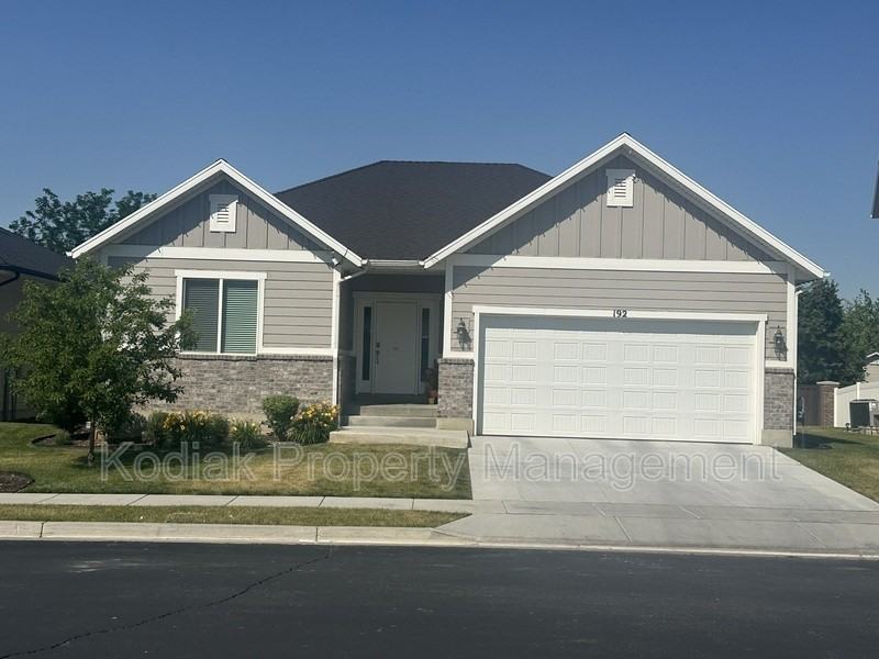 192 S Derrah Dr