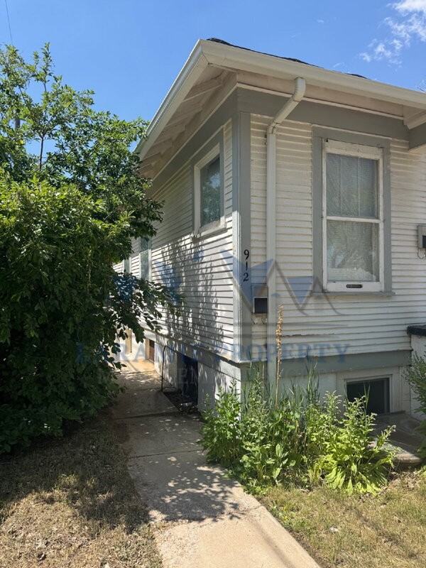 912 E Park Ave - Photo 2 of 12