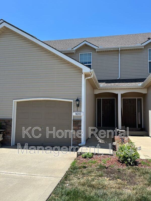1610 N 127th St - Photo 2 of 46