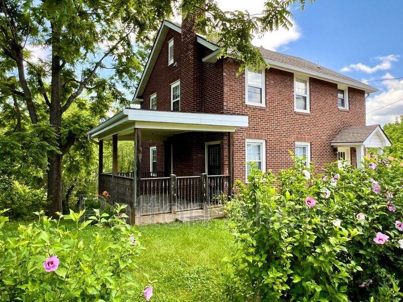 145 Blanton St - Photo 2 of 49