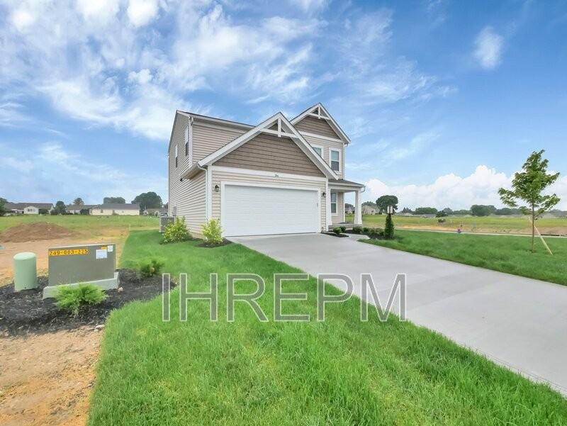 1066 Greenfield Dr - Photo 3 of 34