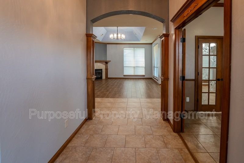 8833 Nw 114th Cir - Photo 4 of 40