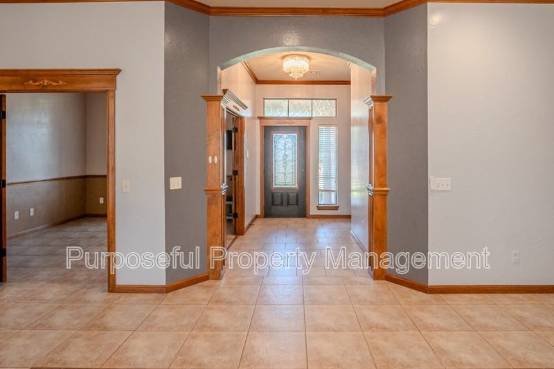 8833 Nw 114th Cir - Photo 5 of 40