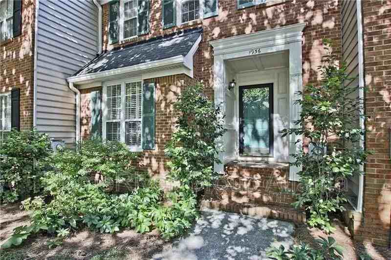 1936 Ivy Glen Dr Se - Photo 2 of 29