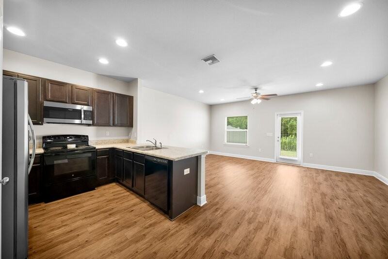 5980 Callaway Cir - Photo 7 of 27