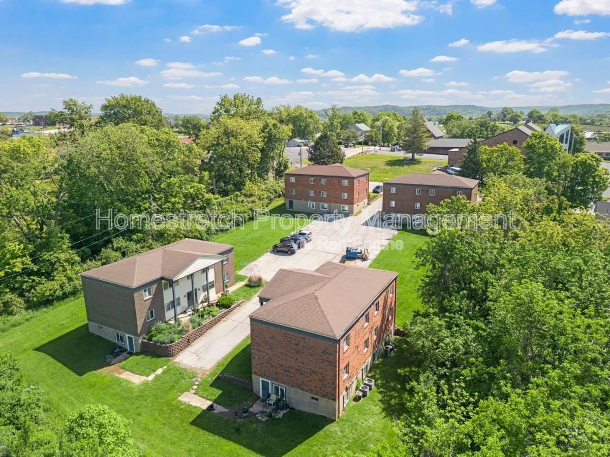 221 N Virginia Ave - Photo 2 of 10