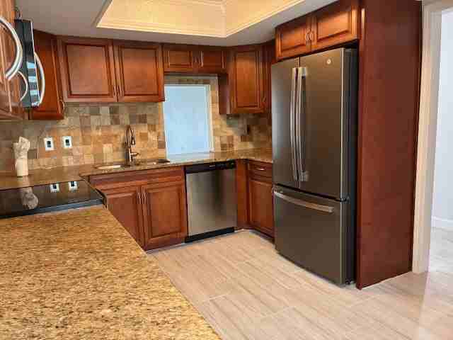 4715 Santa Barbara Blvd - Photo 7 of 18