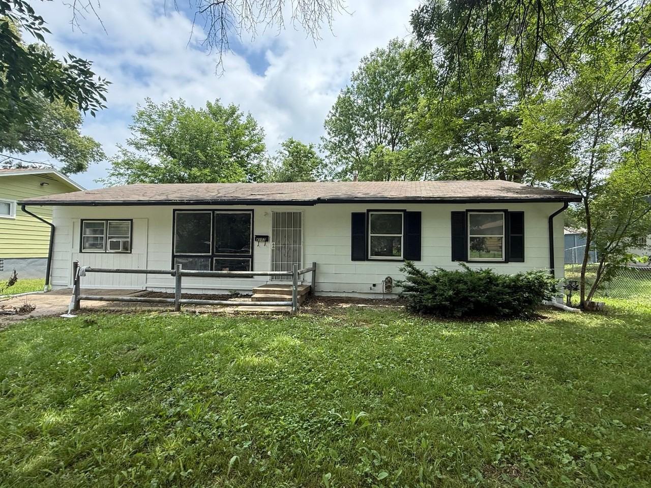 4107 Hardesty Ave - Photo 3 of 19