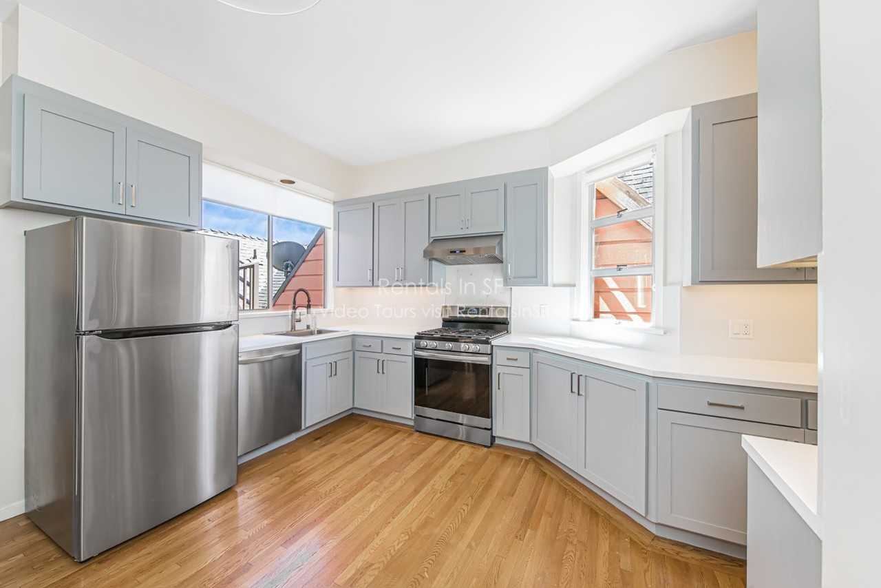 815 Dolores St - Photo 3 of 41