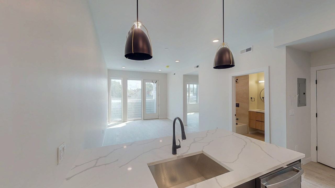 24 Mount Pleasant St #404 - Photo 4 of 17