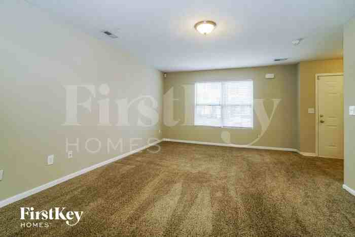 3977 Summerstone Dr - Photo 3 of 13