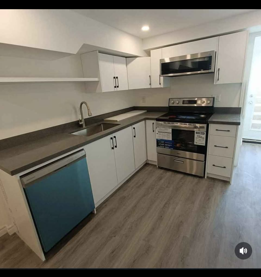 Confederation Pkwy & Eglinton Ave W - Photo 3 of 10