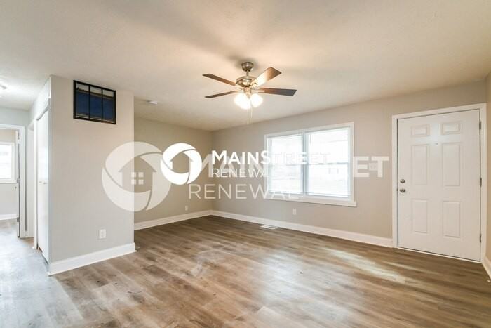 4917 Barlow Dr - Photo 3 of 15