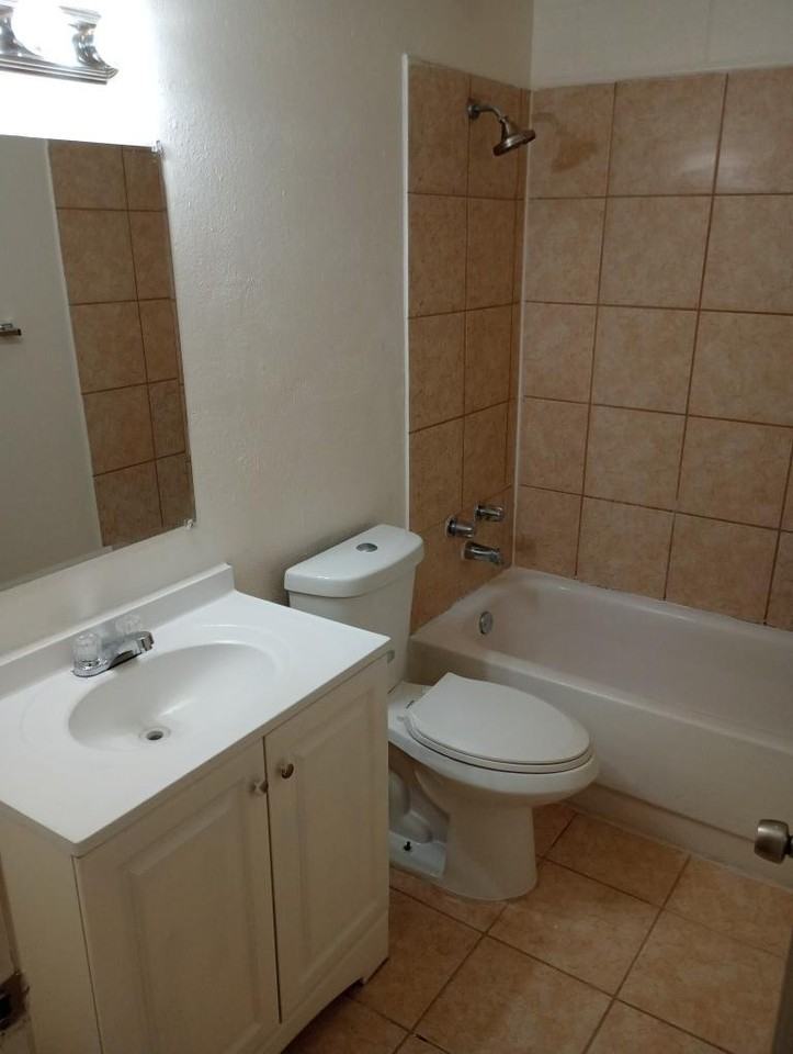 401 N D St #17 - Photo 7 of 12