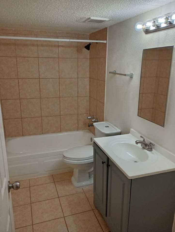 401 N D St #19 - Photo 5 of 18