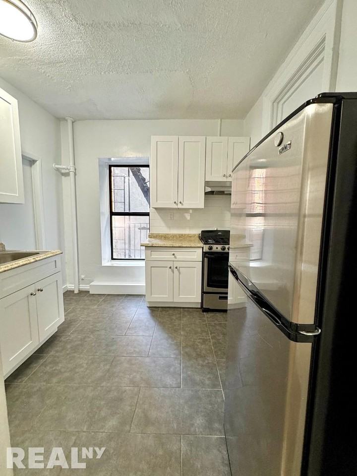 York Ave #0E - Photo 2 of 7