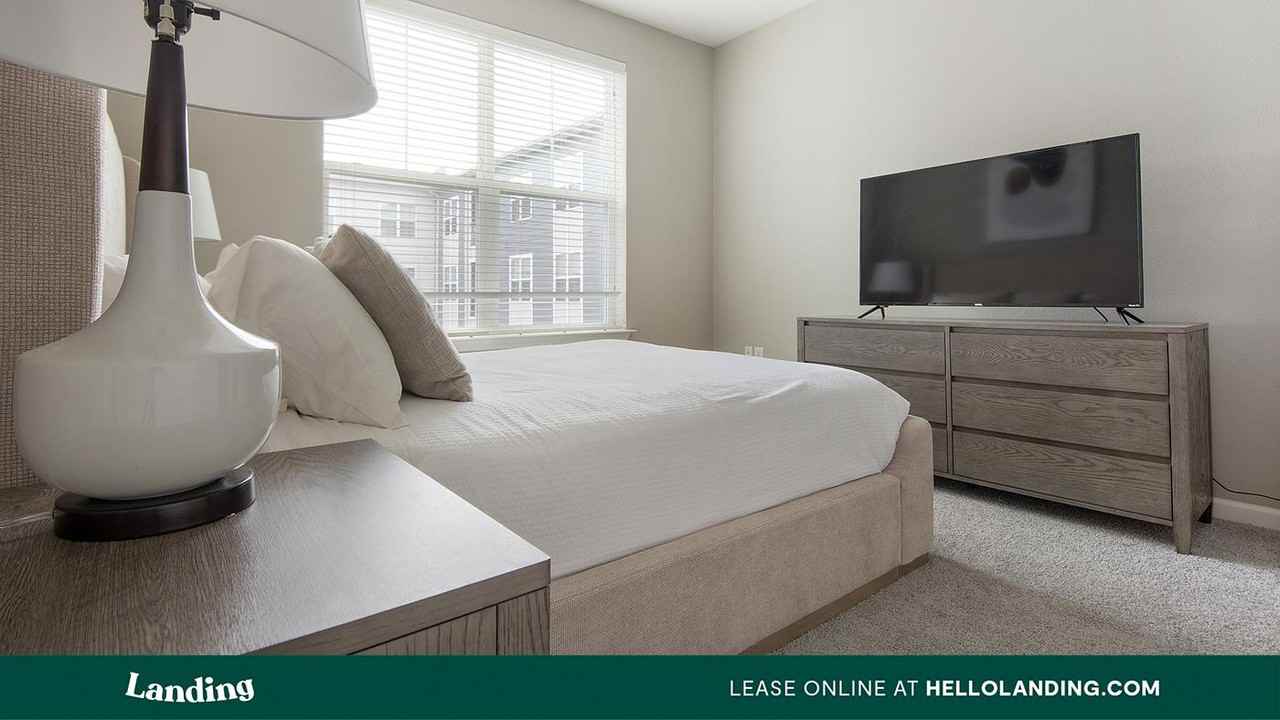 16346 Lydia Hill Dr - Photo 7 of 50