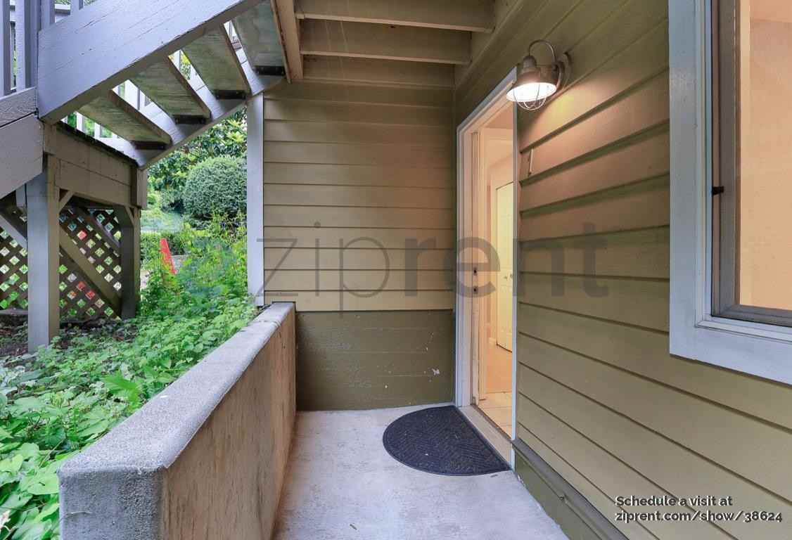 627 W Mercer Pl #1 - Photo 2 of 15