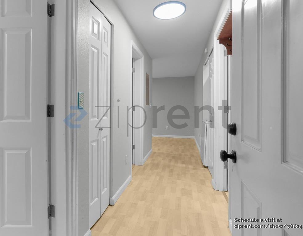 627 W Mercer Pl #1 - Photo 4 of 15