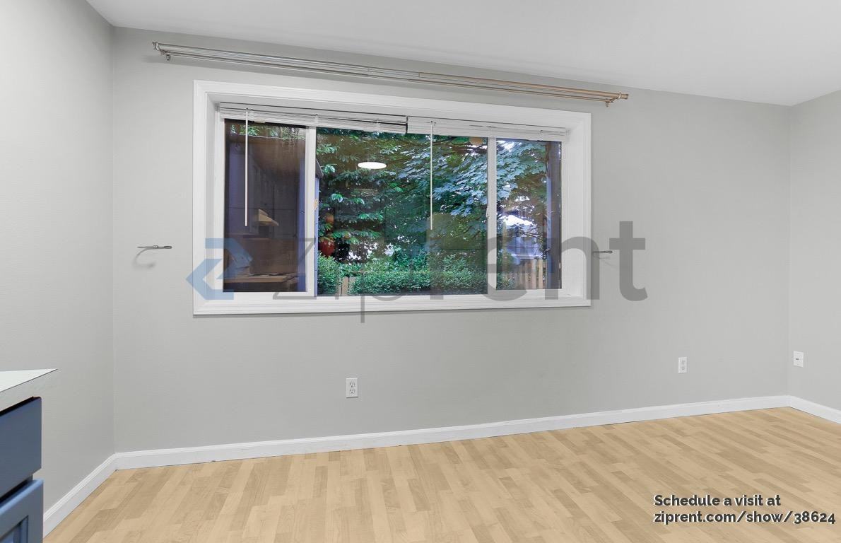 627 W Mercer Pl #1 - Photo 7 of 15