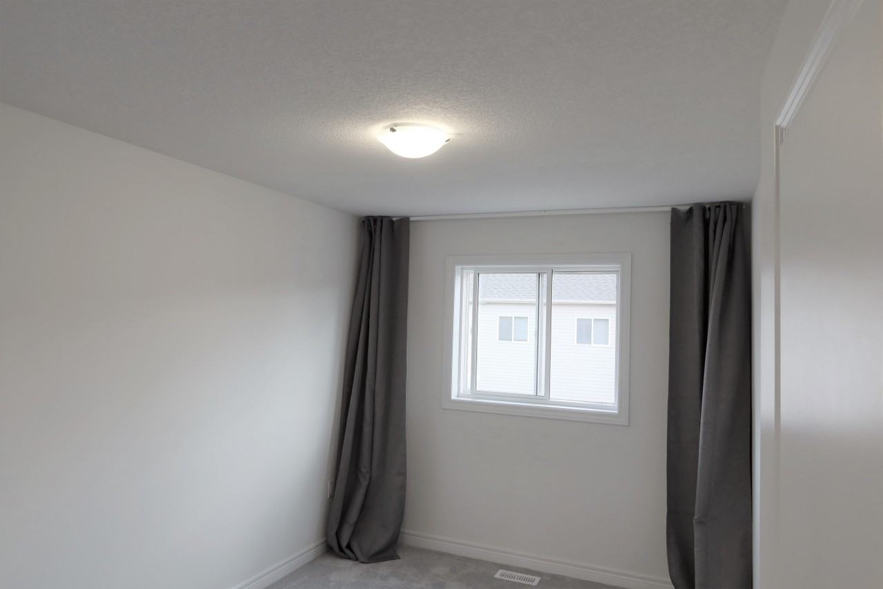 5468 Hixon Ave - Photo 3 of 14