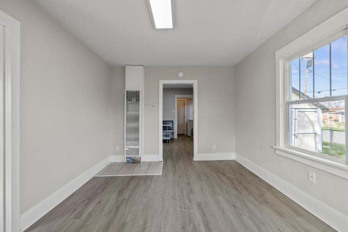 1610 Division Street - Photo 4 of 18