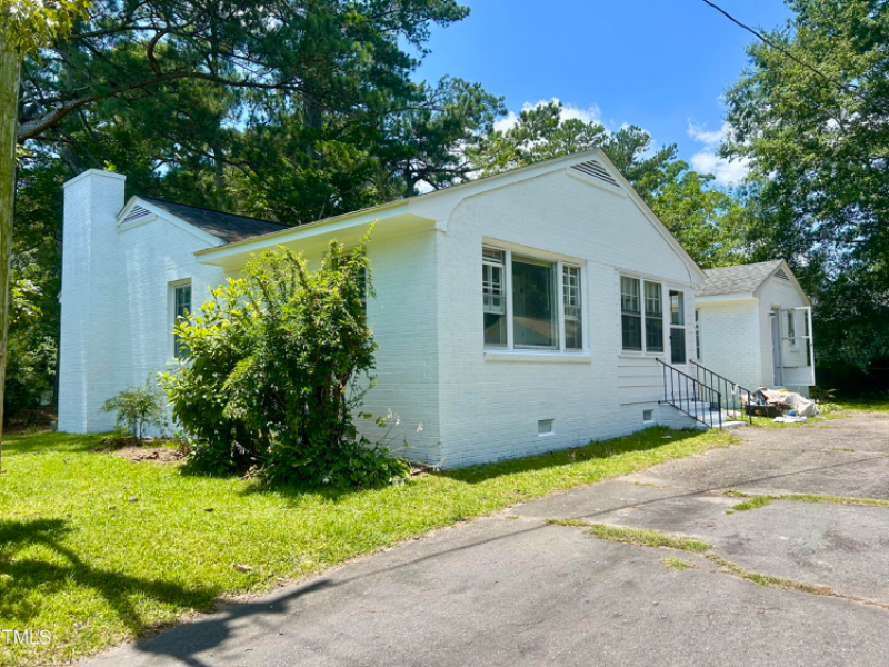 209 Barnes St - Photo 3 of 16