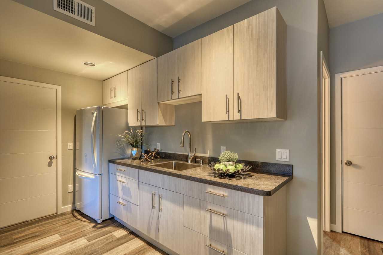 1048 Hills Circle - Photo 4 of 16