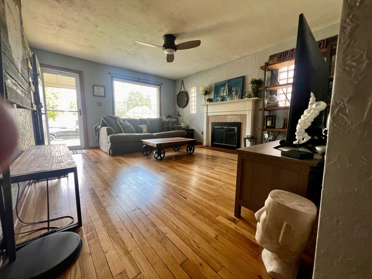 203 E Jeffrey Pl #NA - Photo 2 of 11