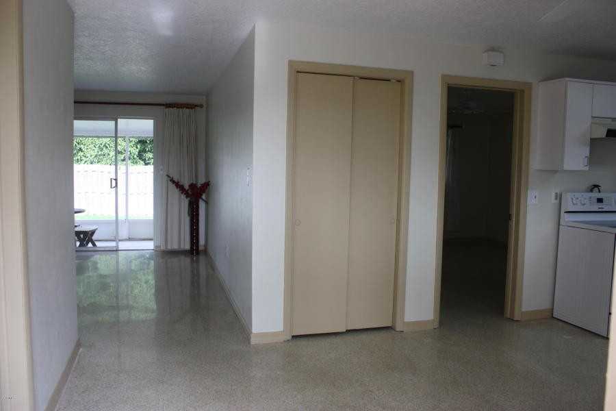 429 N Waterway Dr - Photo 3 of 25