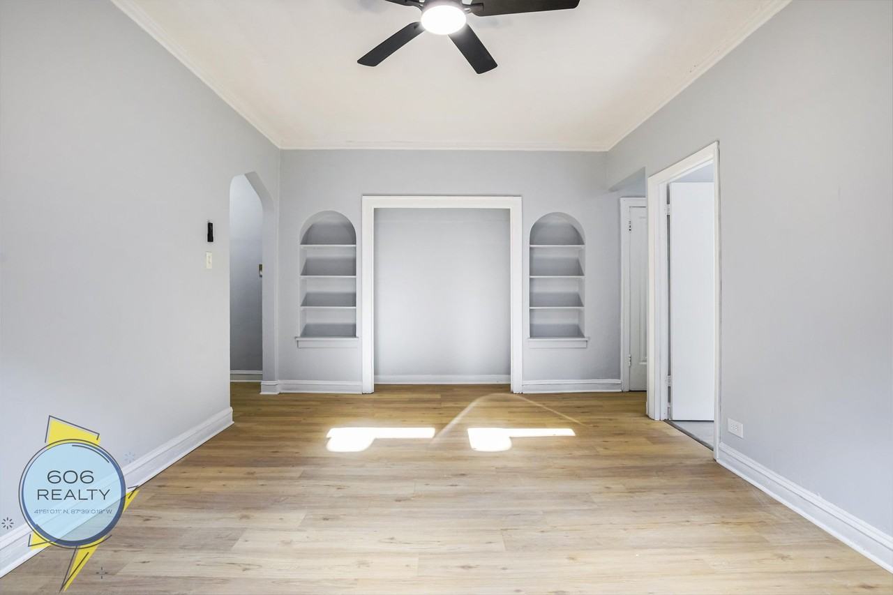5240 S Drexel Ave #1W - Photo 2 of 5