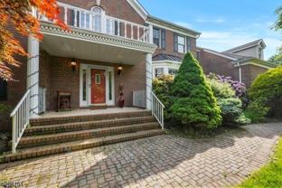 301 Berkley Ave - Photo 1 of 1