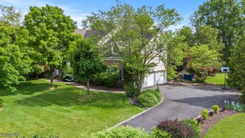 301 Berkley Ave - Photo 2 of 50