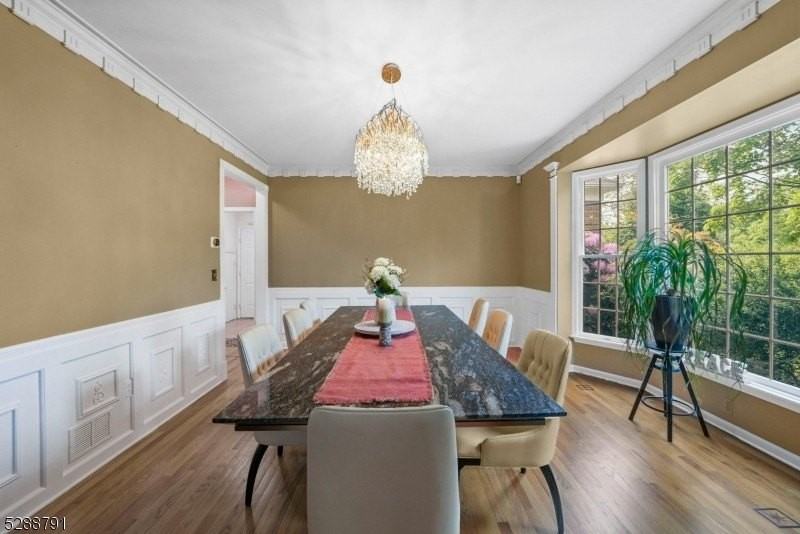 301 Berkley Ave - Photo 5 of 50