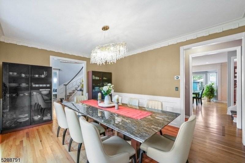 301 Berkley Ave - Photo 6 of 50