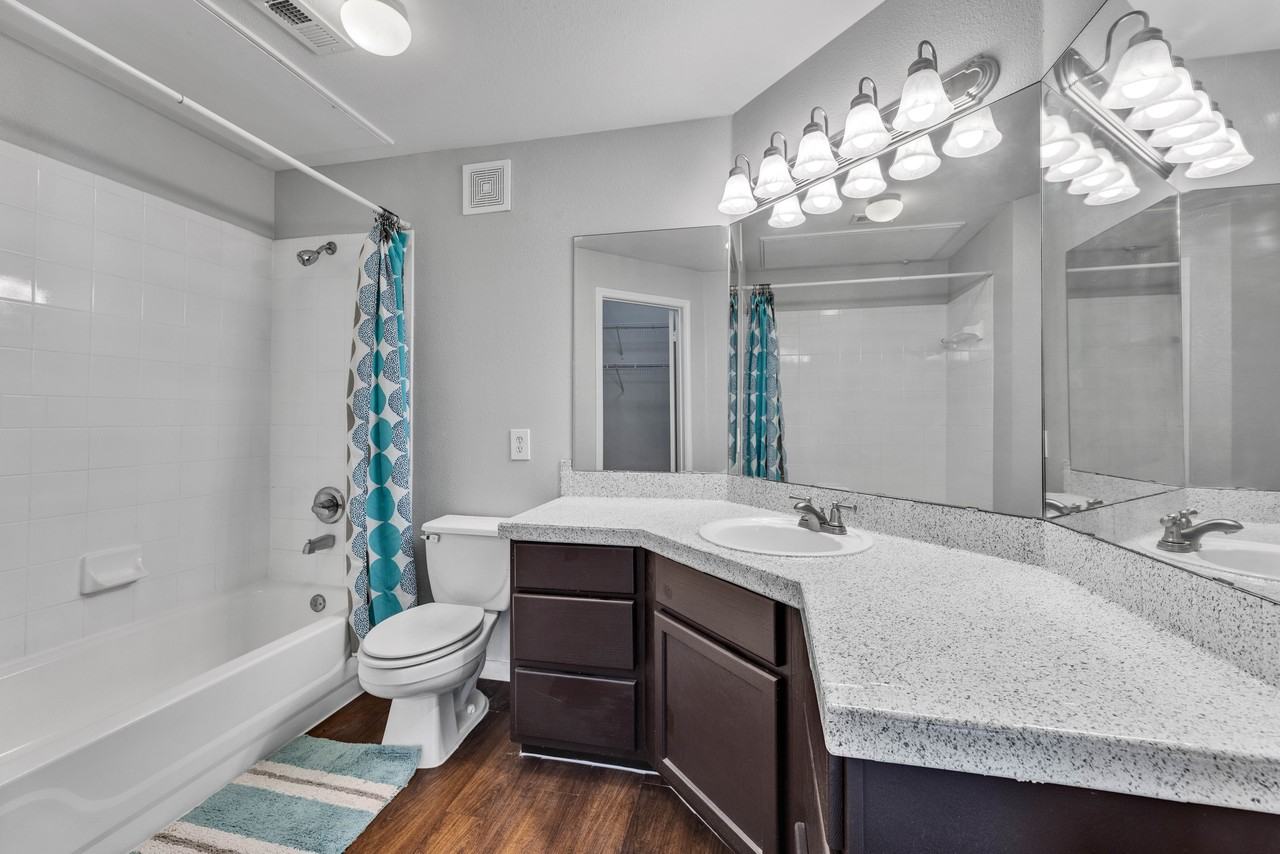 Villas at Sonterra - Photo 7 of 14