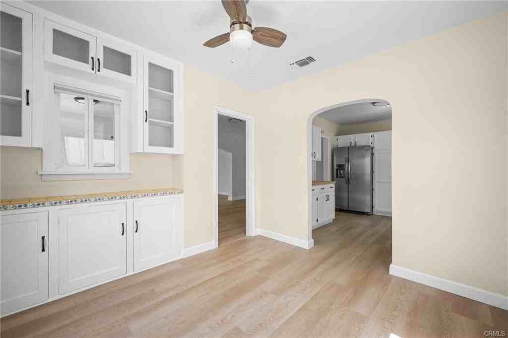 809 Omar St - Photo 2 of 8