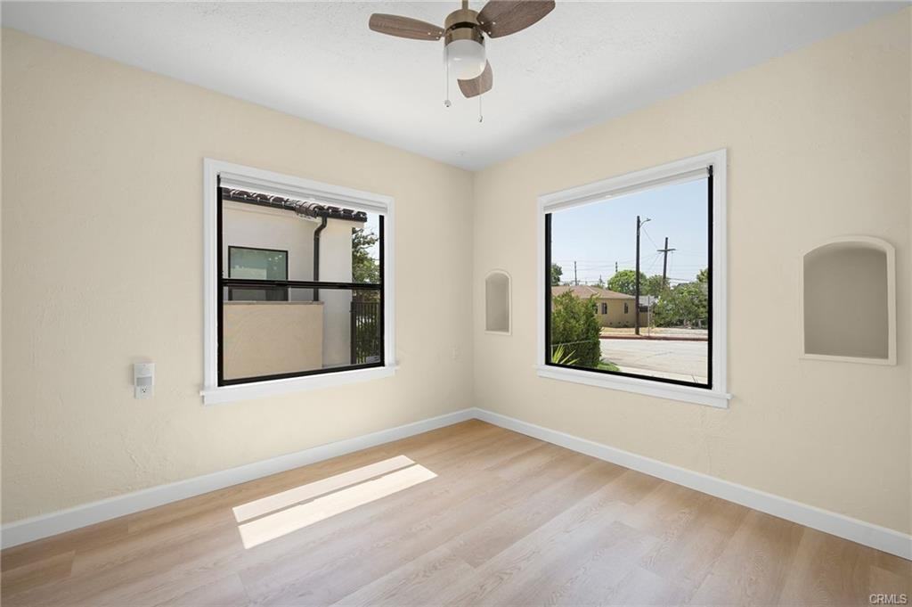 809 Omar St - Photo 3 of 8