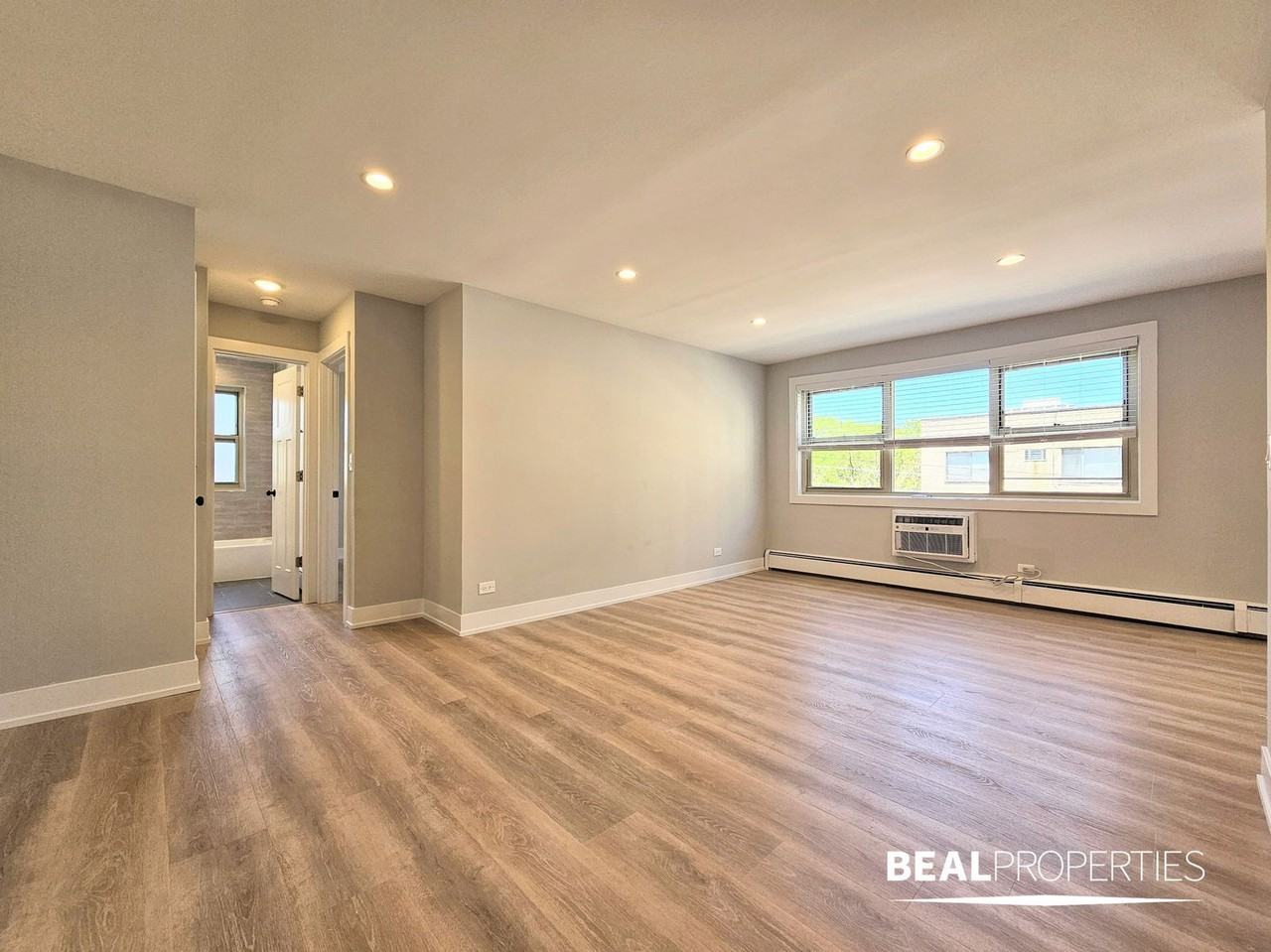 530 W Aldine Ave #1 - Photo 6 of 8