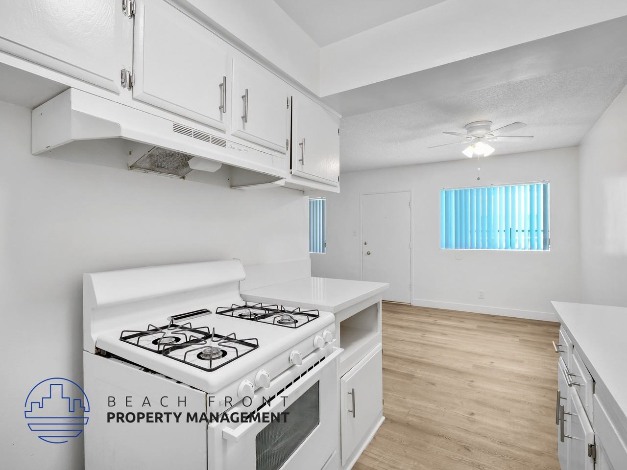 868 Victor Ave. - Photo 4 of 13