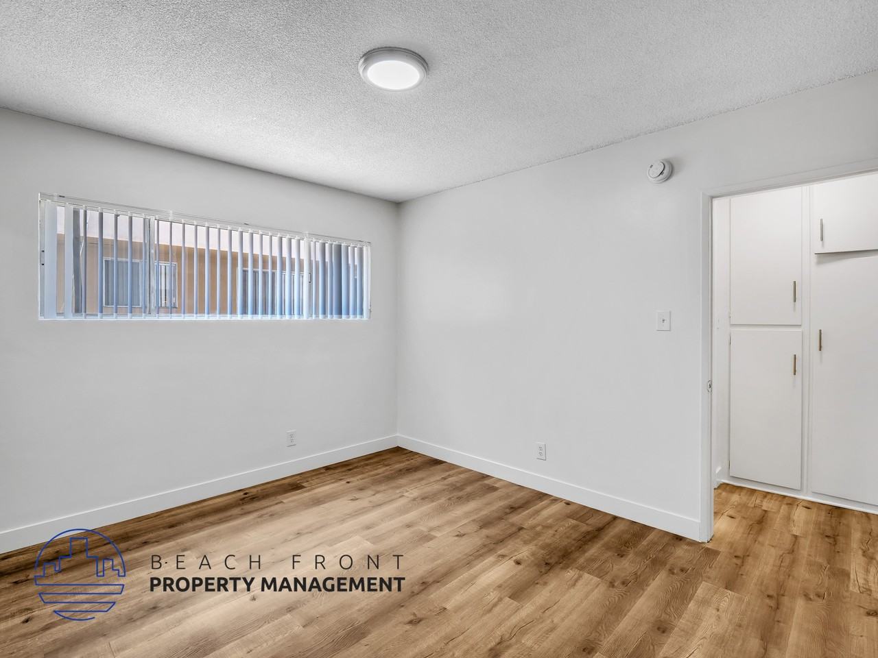 868 Victor Ave. - Photo 5 of 13