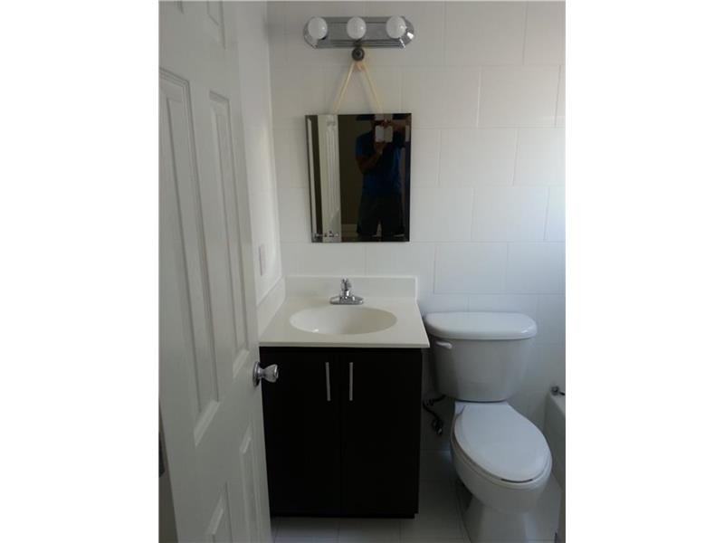 3372 SW 25th St - Photo 2 of 7