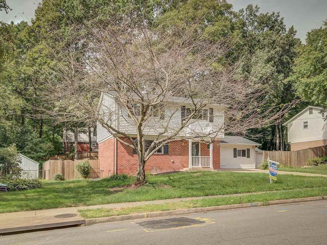 6812 Landor Ln - Photo 3 of 12