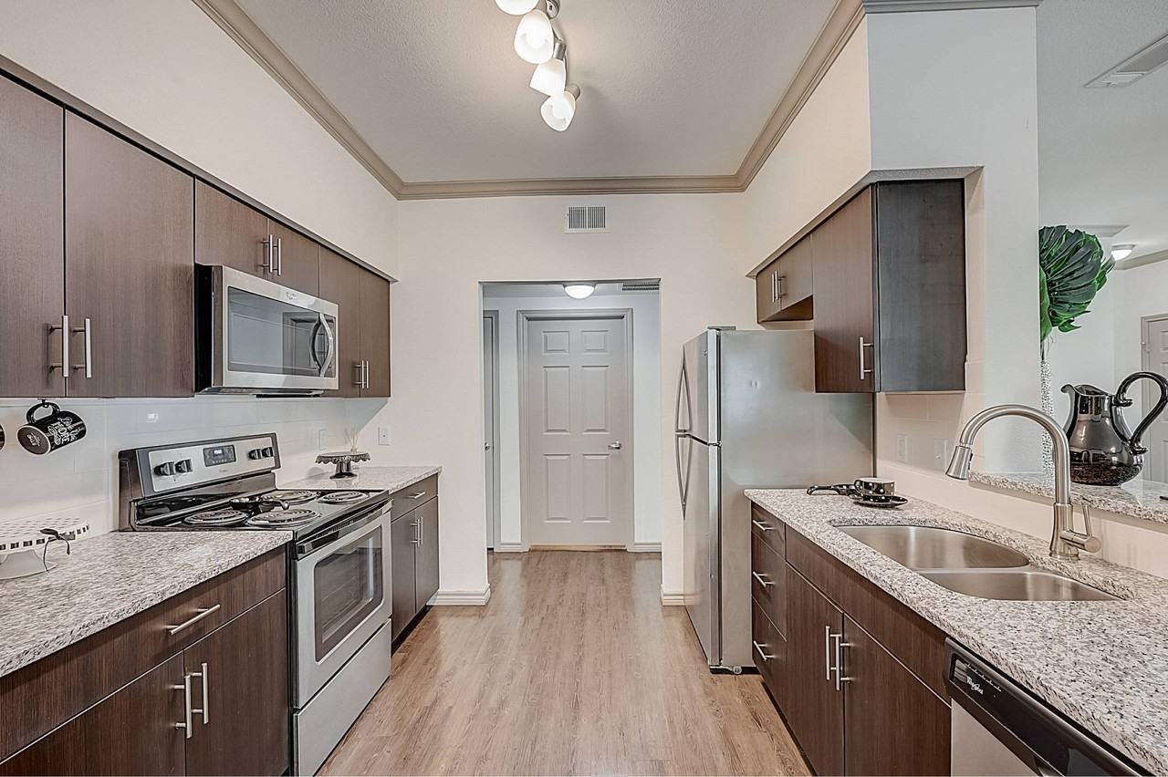 Capri Villas at the Lake - Photo 6 of 44