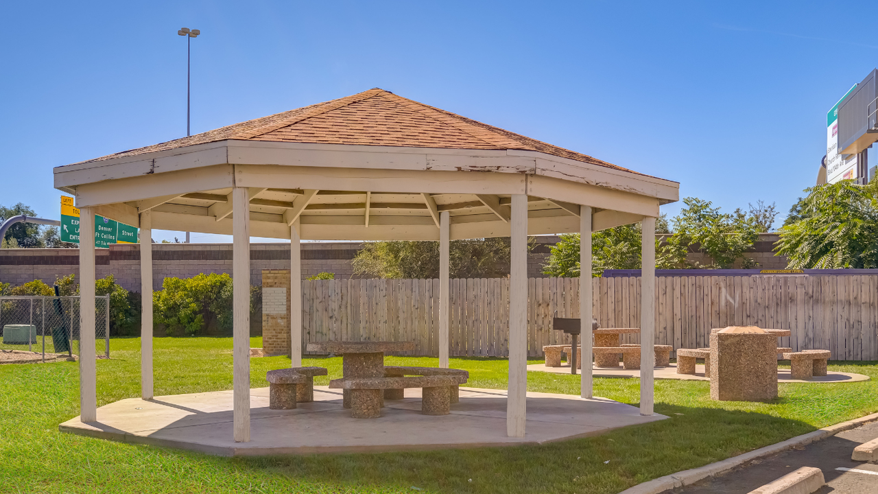 Villas on 76th - Photo 3 of 31