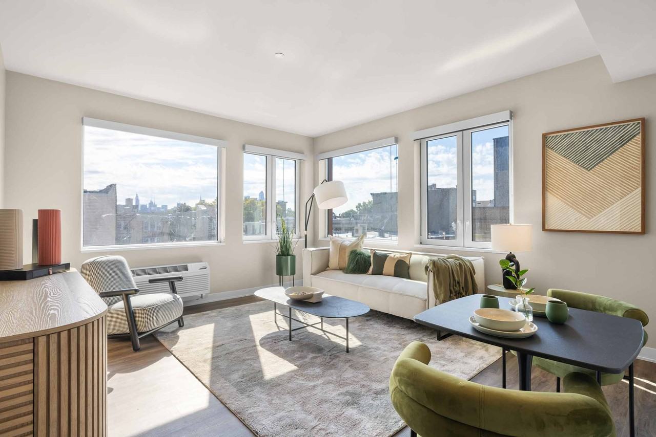 The Grand - Photo 6 of 32